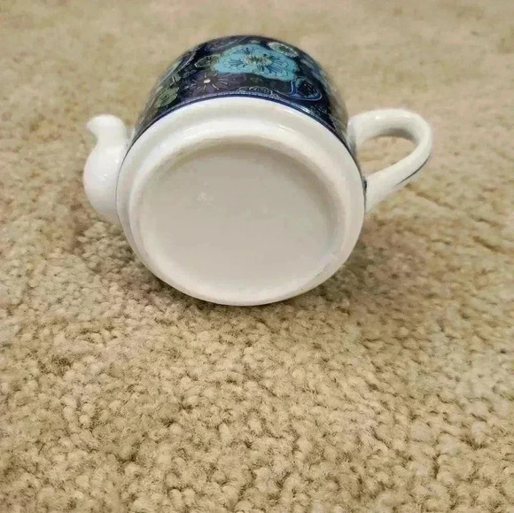 Vera Bradley by Barnes & Noble Tea for One Blue Rhapsody Tea Pot Set EUC - Picture 4 of 14